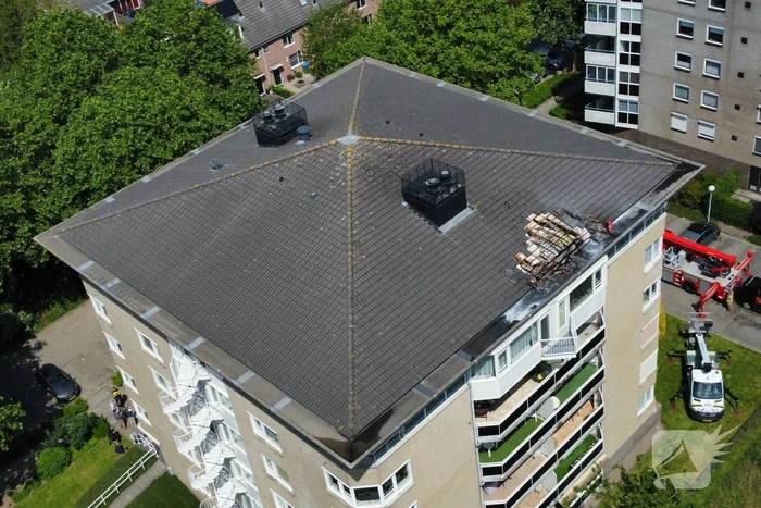 Dakdekker veroorzaakt brand bij werkzaamheden