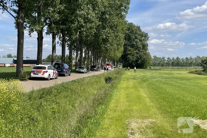 Persoon belandt met scootmobiel in sloot