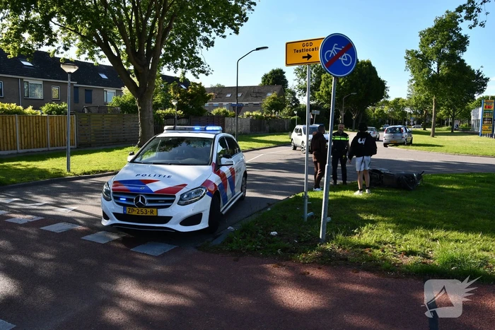 Scooterrijder gewond bij aanrijding met auto