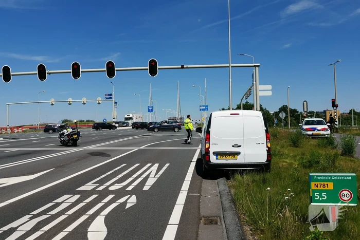 Twee voertuigen betrokken bij kop-staart aanrijding