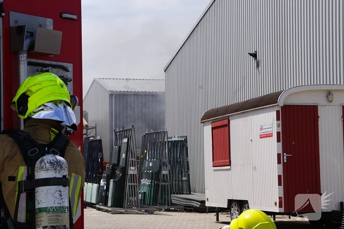 Veel rook bij brand in loods