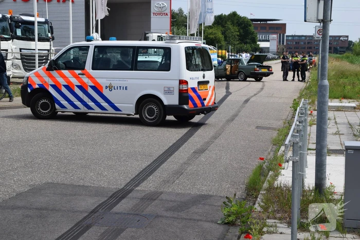 Flinke schade na botsing tussen twee auto's