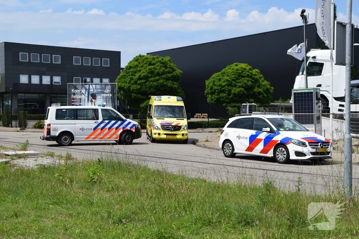 Flinke schade na botsing tussen twee auto's