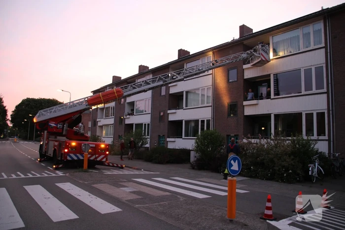 Bewoners buitengesloten, brandweer schiet te hulp