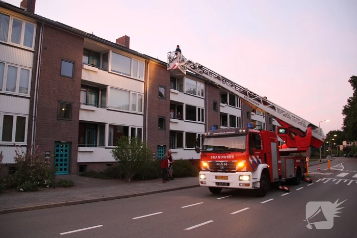 Bewoners buitengesloten, brandweer schiet te hulp