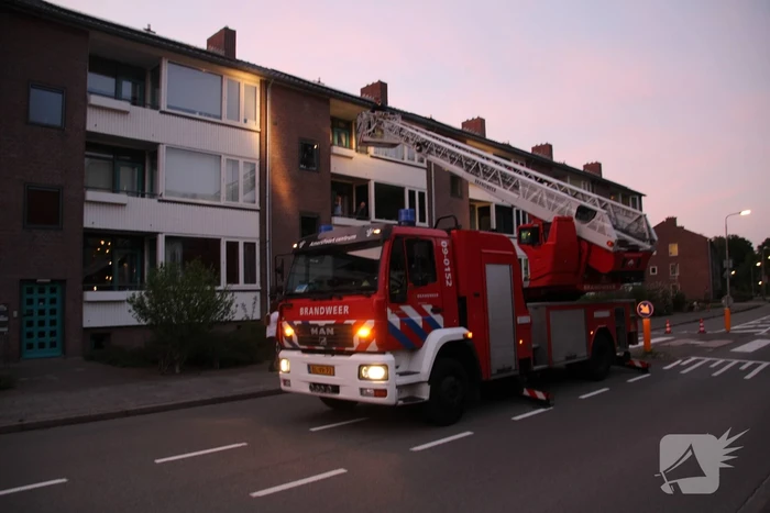 Bewoners buitengesloten, brandweer schiet te hulp