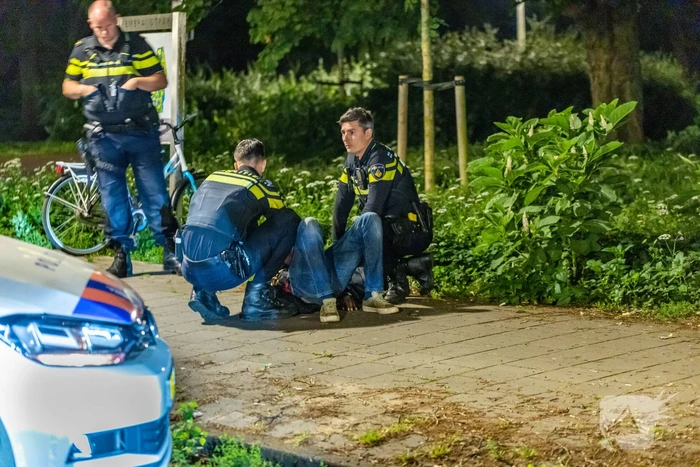 Persoon aangehouden na steekpartij in park