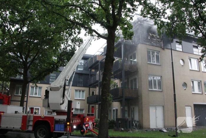 Enorme schade na brand in flatwoning