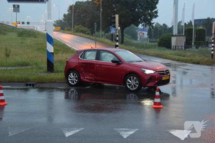 Schade na ongeval op kruising