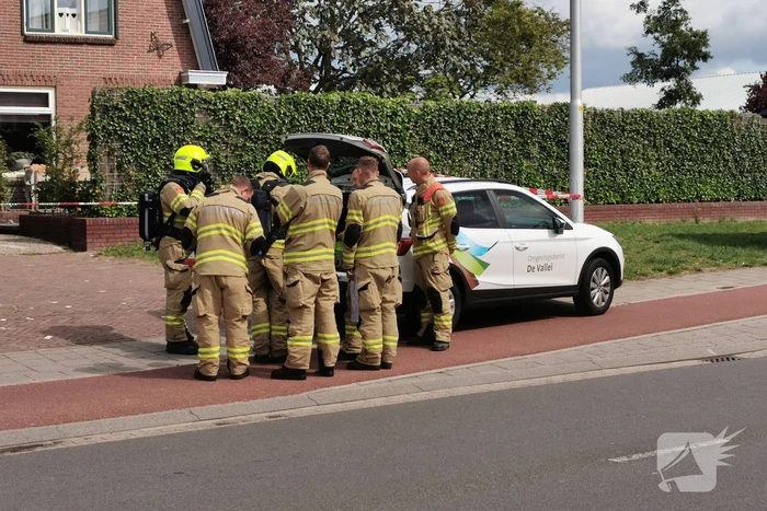 Onderzoek naar aantreffen vaten in geparkeerde auto