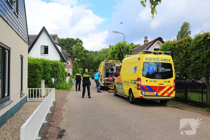 Man zwaargewond geraakt in woning