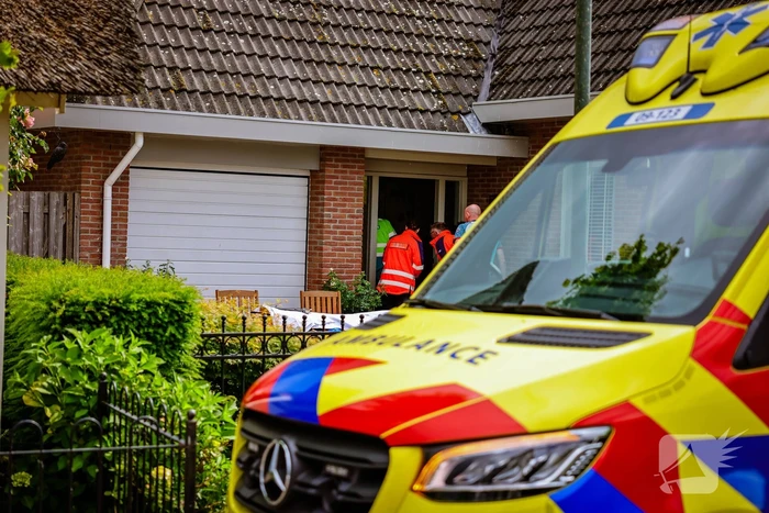 Man zwaargewond geraakt in woning