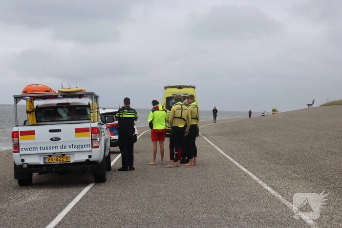 Hulpdiensten groots ingezet voor zwemmer