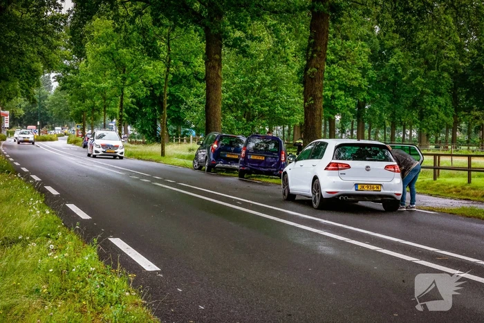 Drie personenwagens betrokken bij kop-staart botsing