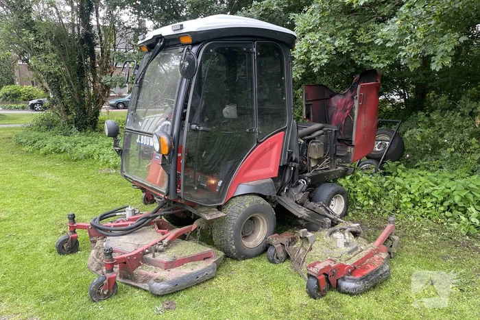 Grasmaaier vat vlam tijdens werkzaamheden