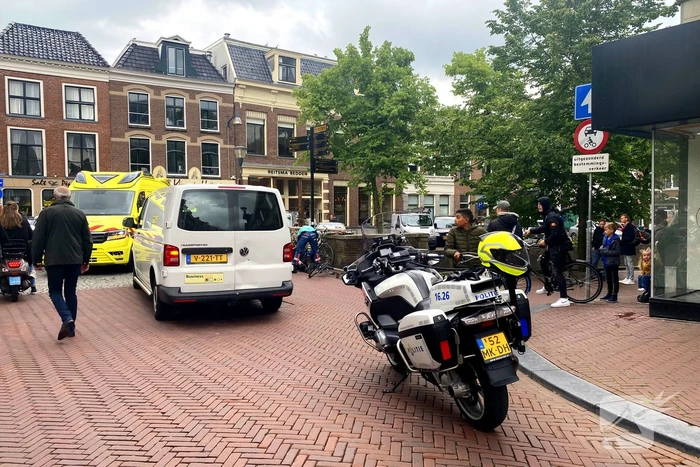 Fietser loopt botbreuken op bij aanrijding