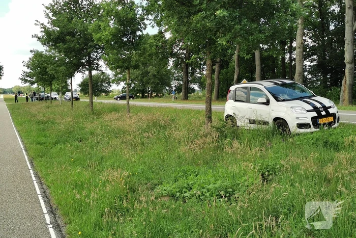 Schade bij aanrijding tussen twee auto's