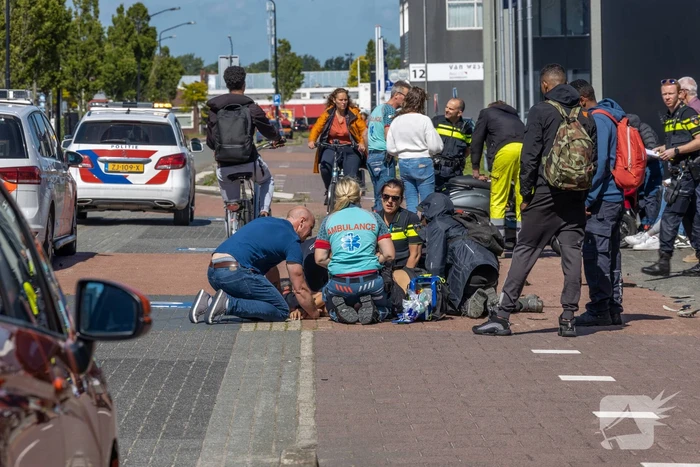 Scooterrijder zwaargewond bij verkeersongeval