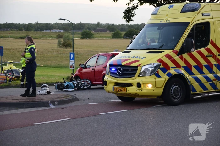 Bestuurder motorfiets zwaargewond bij botsing met auto