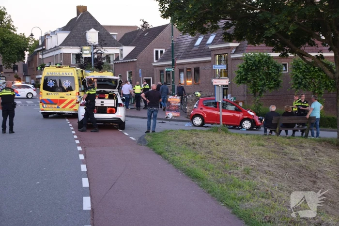 Bestuurder motorfiets zwaargewond bij botsing met auto