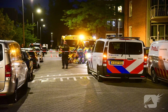 Man gewond bij aanrijding Auto rijdt door