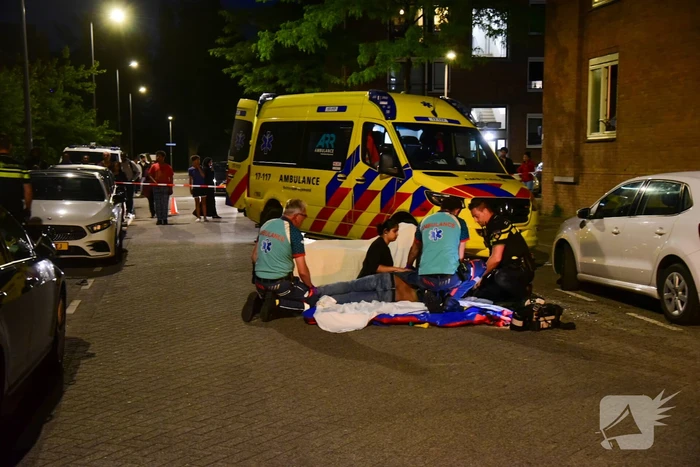 Man gewond bij aanrijding Auto rijdt door