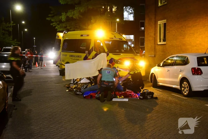 Man gewond bij aanrijding Auto rijdt door