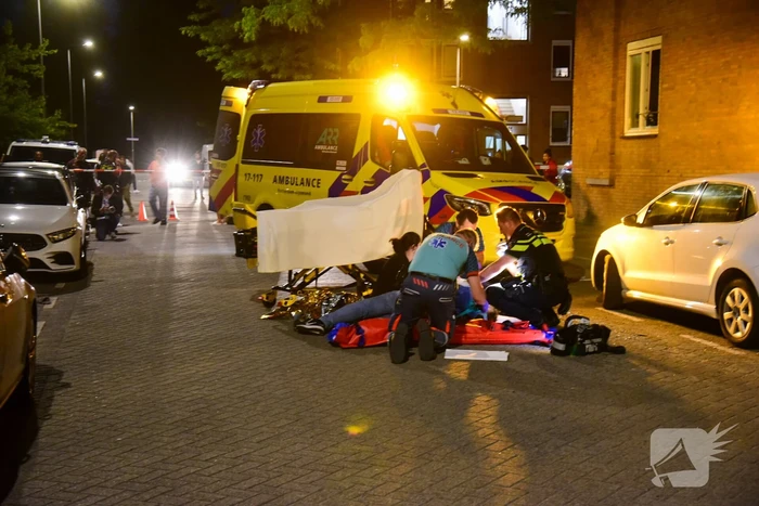 Man gewond bij aanrijding Auto rijdt door