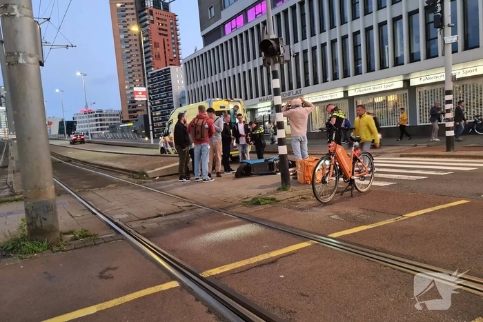 Motorrijder veroorzaakt ongeluk en rijdt ervandoor