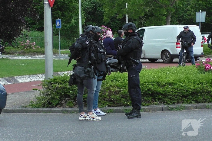 Straat afgezet na melding schietpartij