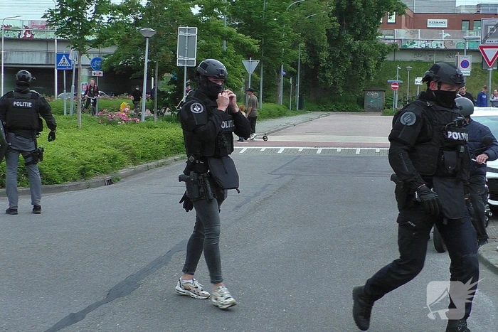 Straat afgezet na melding schietpartij