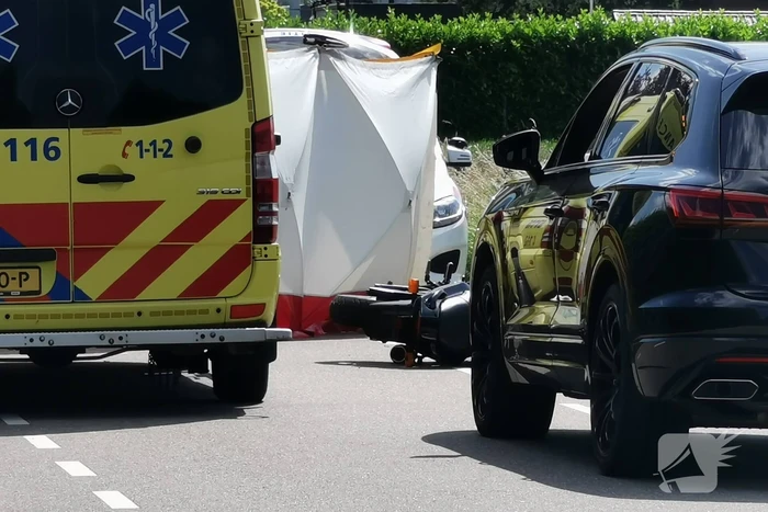 Motorrijder overleden bij botsing met auto