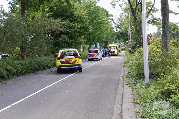 Motorrijder slaat over de kop