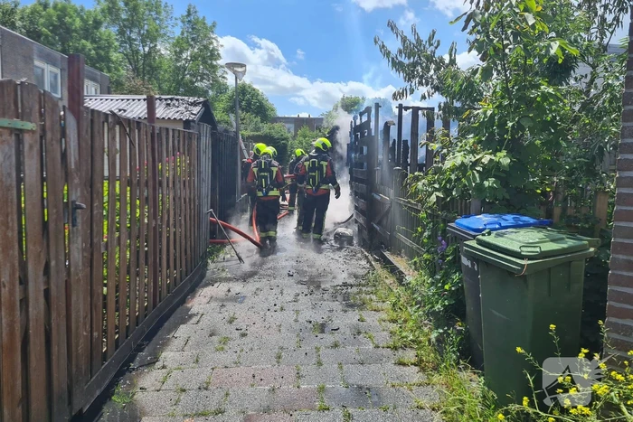 Schuur en schuttingen verwoest vanwege brand