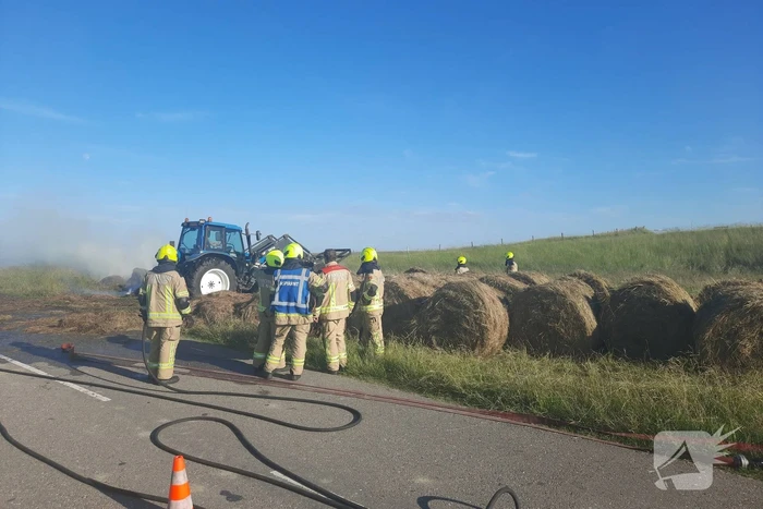 Meerdere hooibalen in brand