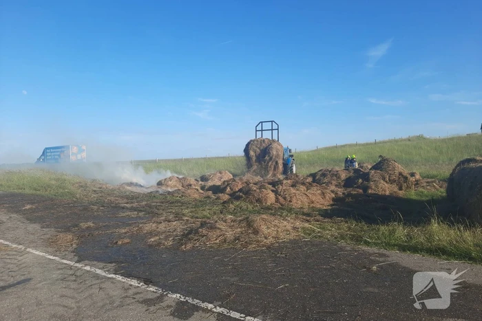 Meerdere hooibalen in brand