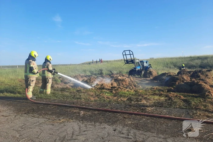 Meerdere hooibalen in brand