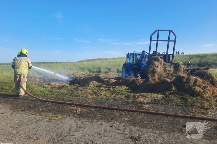 Meerdere hooibalen in brand