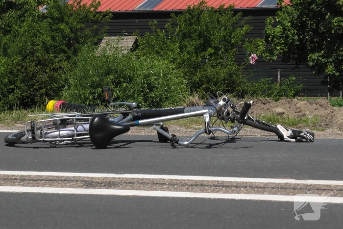 Motorrijder en fietser gewond bij aanrijding