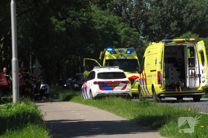 Motorrijder en fietser gewond bij aanrijding