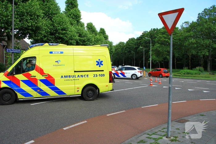 Bestuurder rijdt door na aanrijding met fietsster
