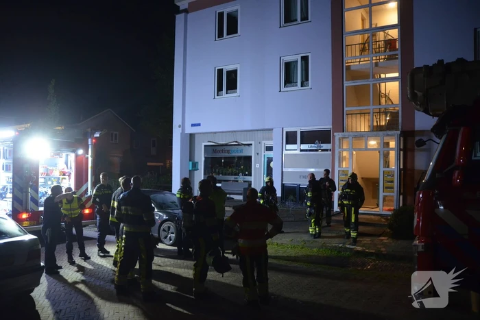 Flatwoningen ontruimd vanwege brand