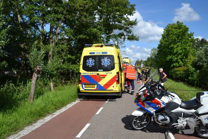 Moeder en kind ernstig gewond bij verkeersongeval