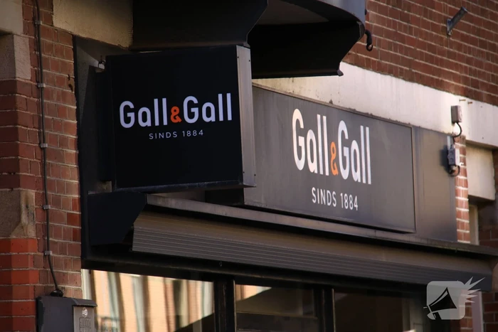 Geld buit gemaakt na overval op winkel