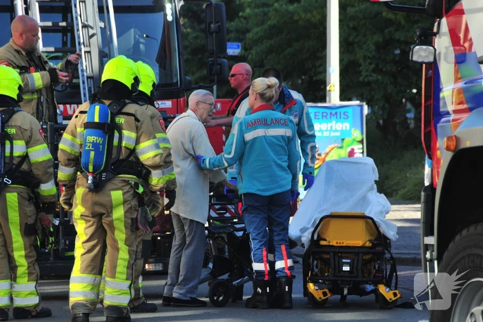 Personen uit brandende bovenwoning gered