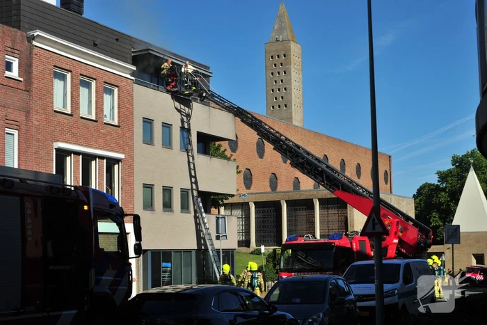 Personen uit brandende bovenwoning gered