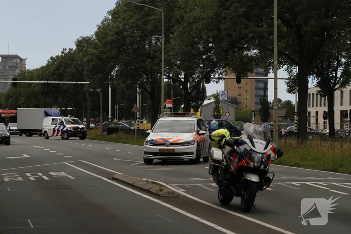 Scooterrijder gewond bij aanrijding met auto