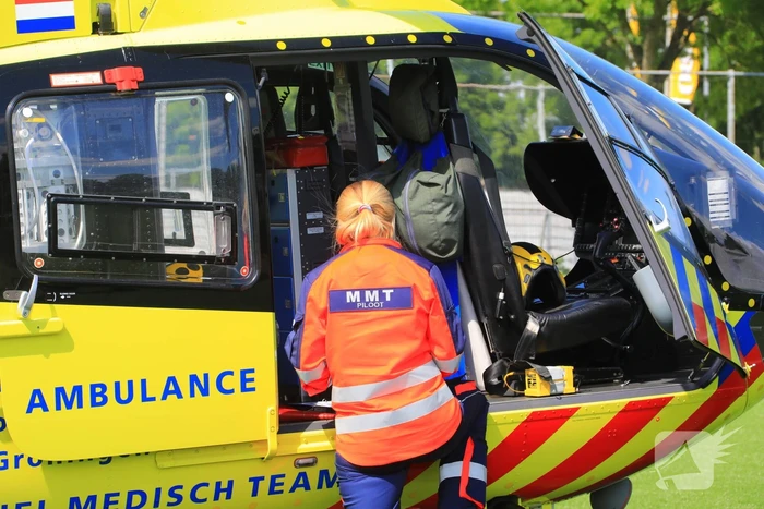 Traumahelikopter landt op voetbalveld ASC Nieuwland