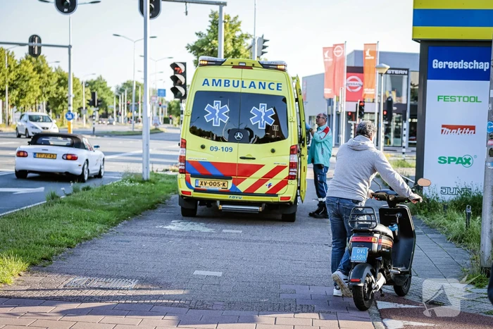 Vrouw gewond bij aanrijding op fietspad