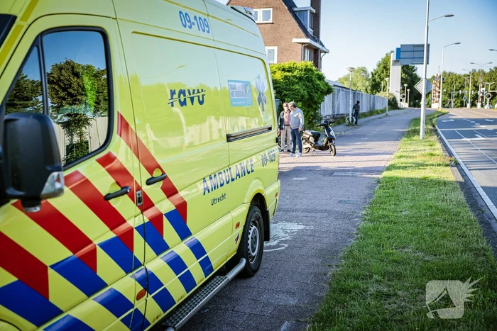 Vrouw gewond bij aanrijding op fietspad